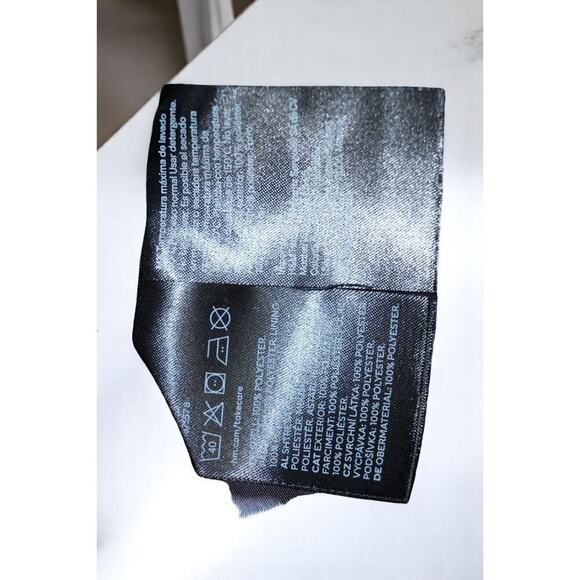 Marvel x H&M Kids Puffer Vest – Size 8-10 – Superhero Print – Black Multicolor - Picture 11 of 11